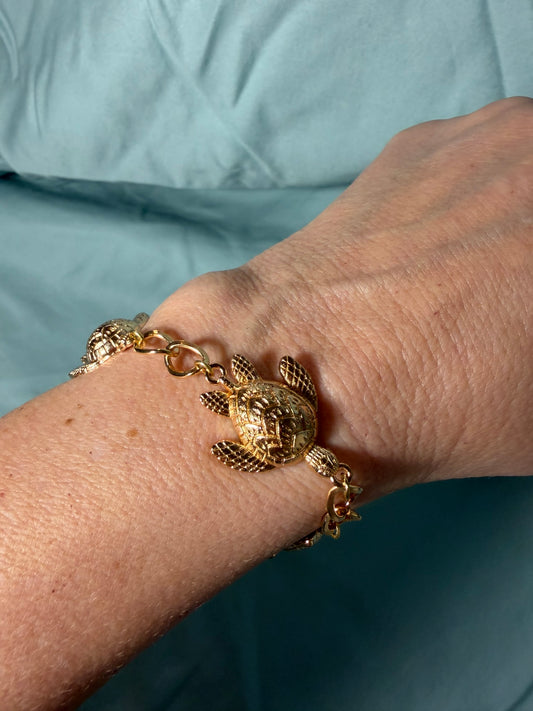 Handmade Gold-Tone Sea Turtle Link Bracelet – Artisan Ocean-Inspired Jewelry