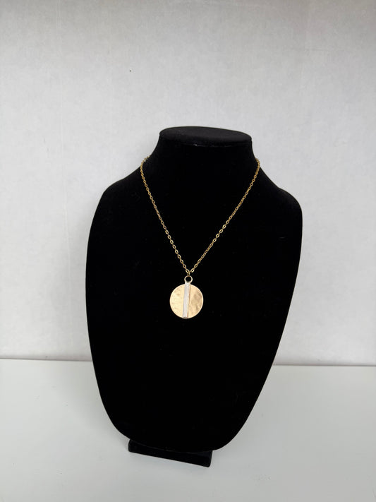 Minimalist Gold‑Tone Disc Pendant Necklace