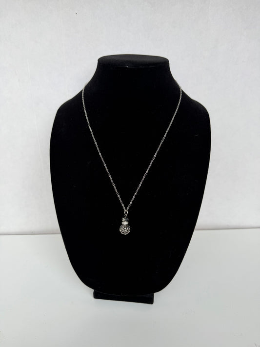 Silver‑Tone Filigree Drop Pendant Necklace with Crystal Accents