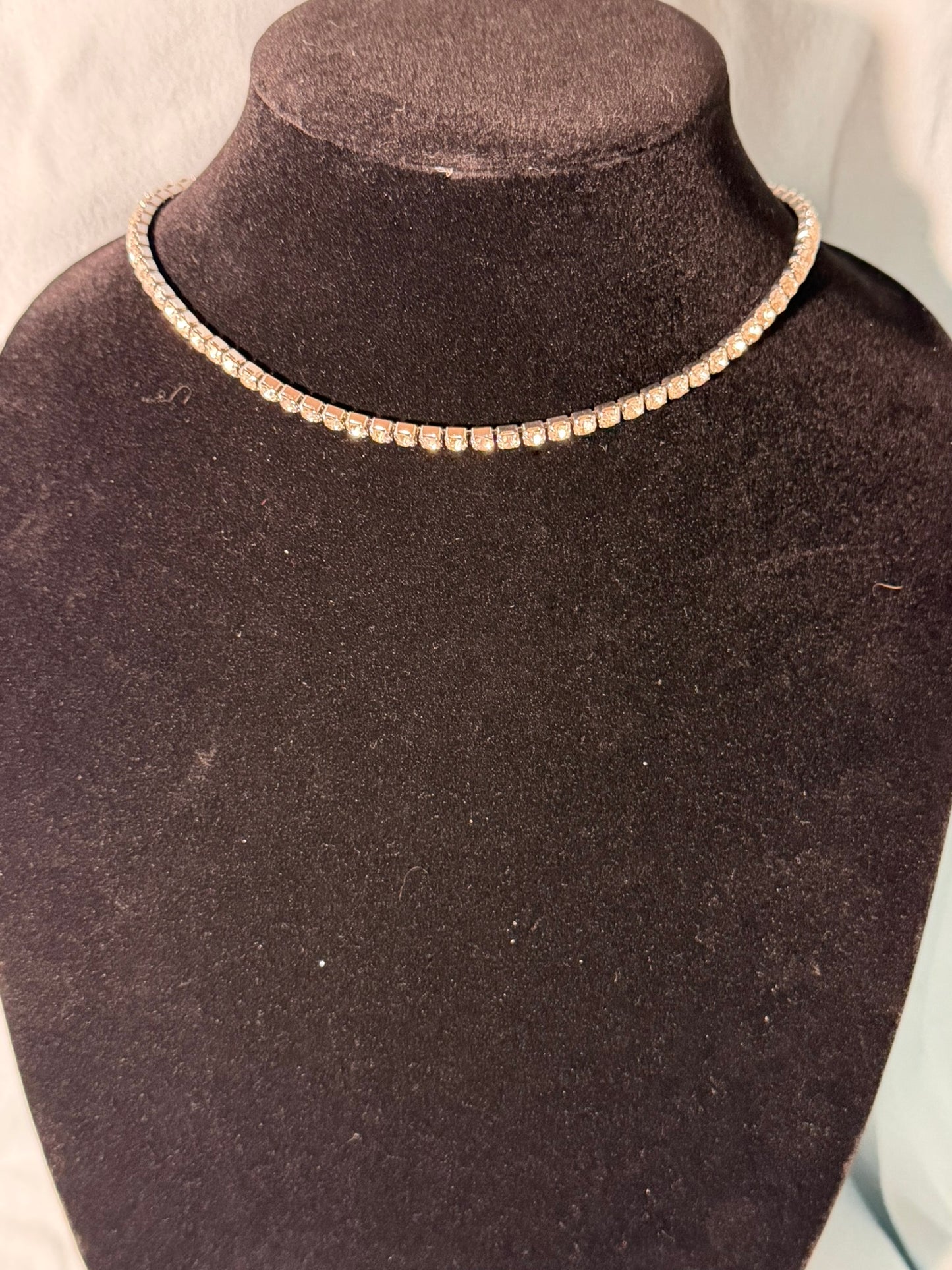 Classic Silver‑Tone Rhinestone Tennis Choker