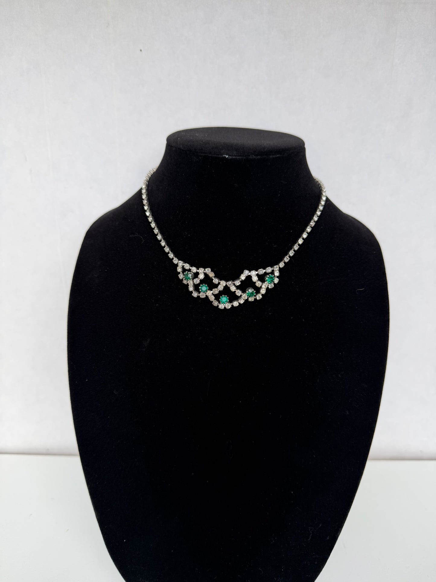Silver‑Tone Rhinestone Necklace With Emerald‑Green Accents