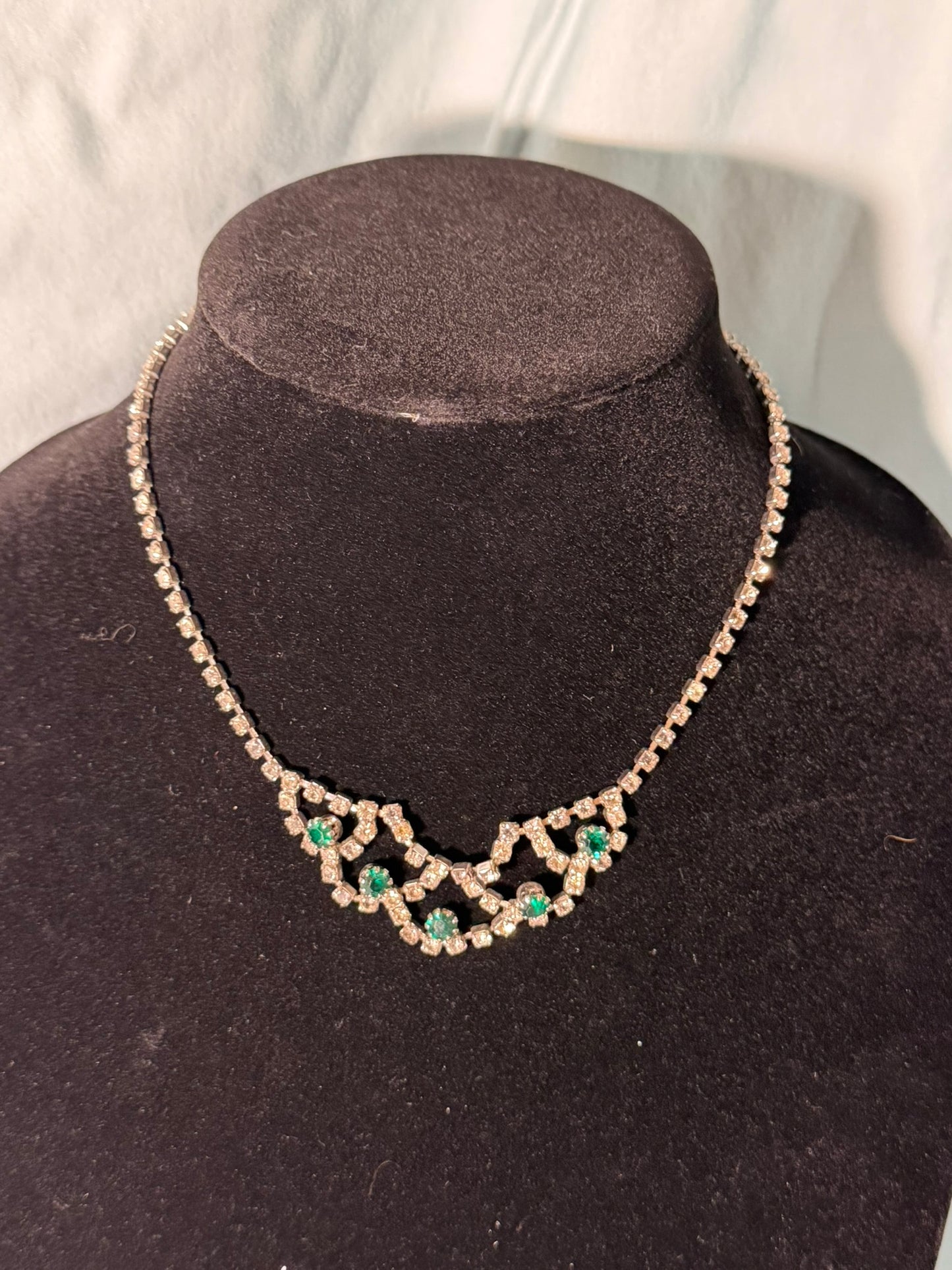 Silver‑Tone Rhinestone Necklace With Emerald‑Green Accents