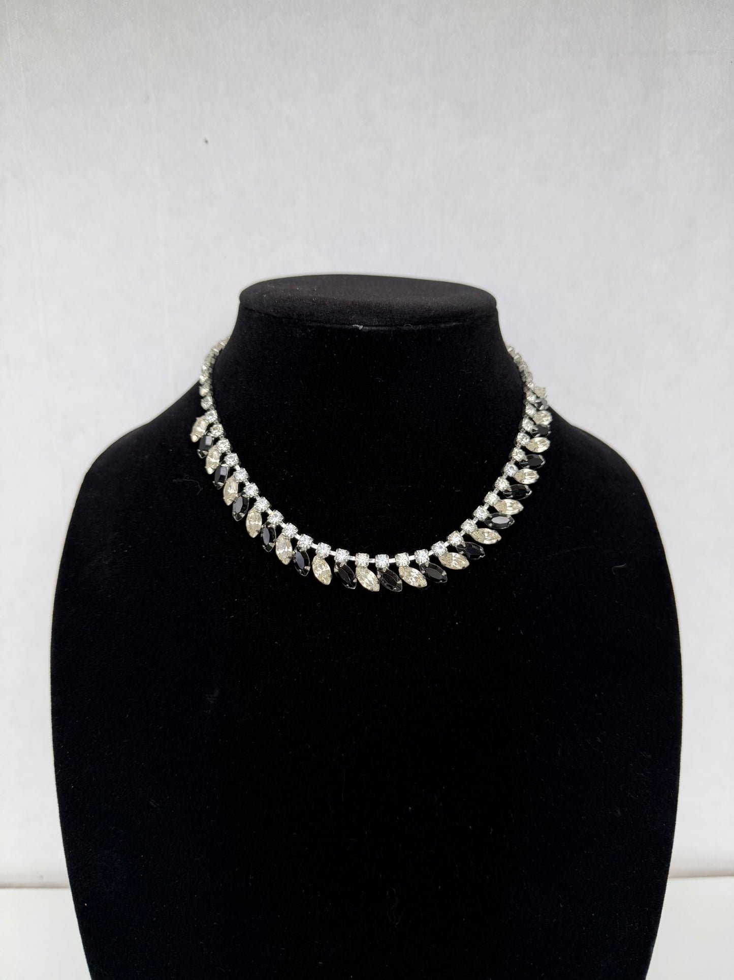 Silver‑Tone Marquise‑Cut Rhinestone Collar Necklace