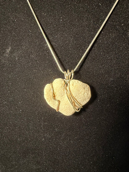 Natural White Stone Pendant Necklace With Metal Wire Wrap – Boho Handmade Style