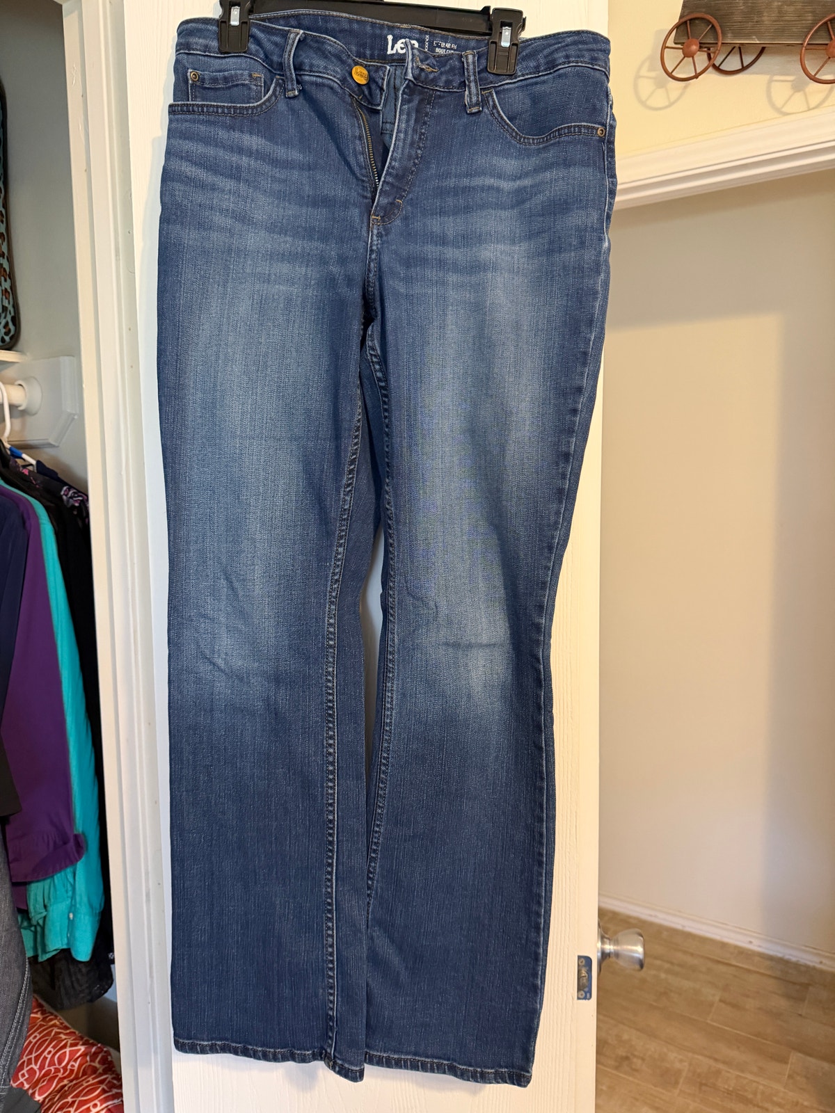 Lee Women's Size 12M Stretch Bootcut Jeans Medium Wash Blue Denim