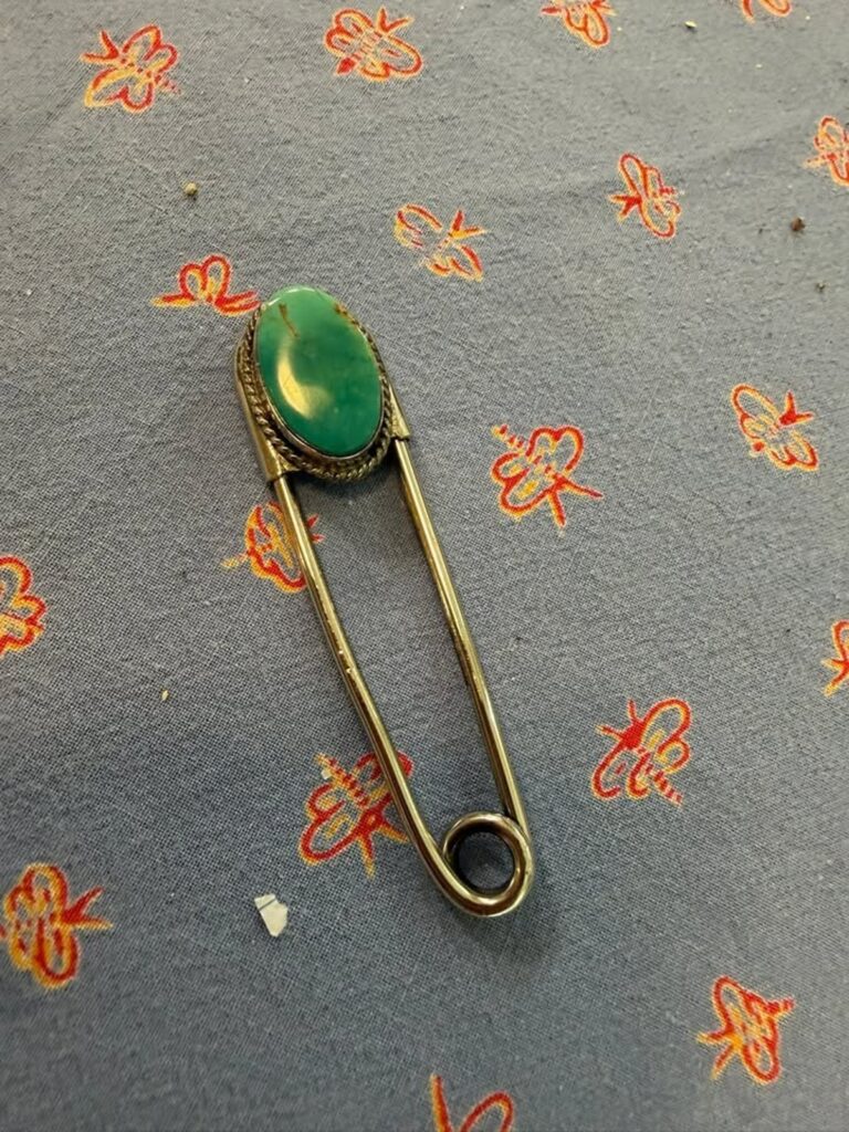 D/L Garcia Navajo Sterling Silver & Green Stone Kilt Pin / Shawl Pin (CCC031)